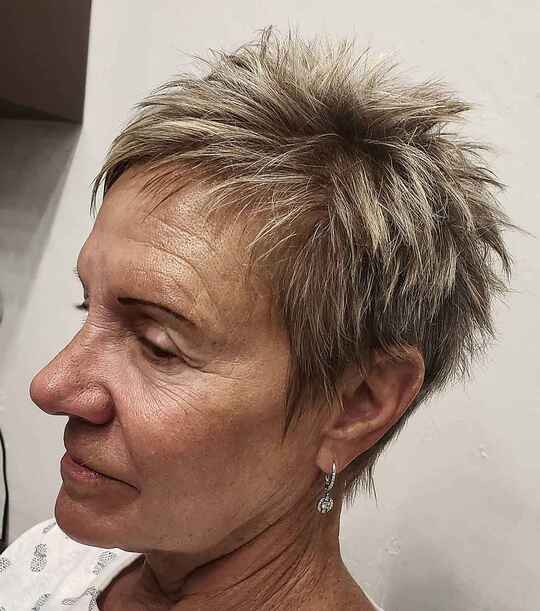 haircuts for women over 60