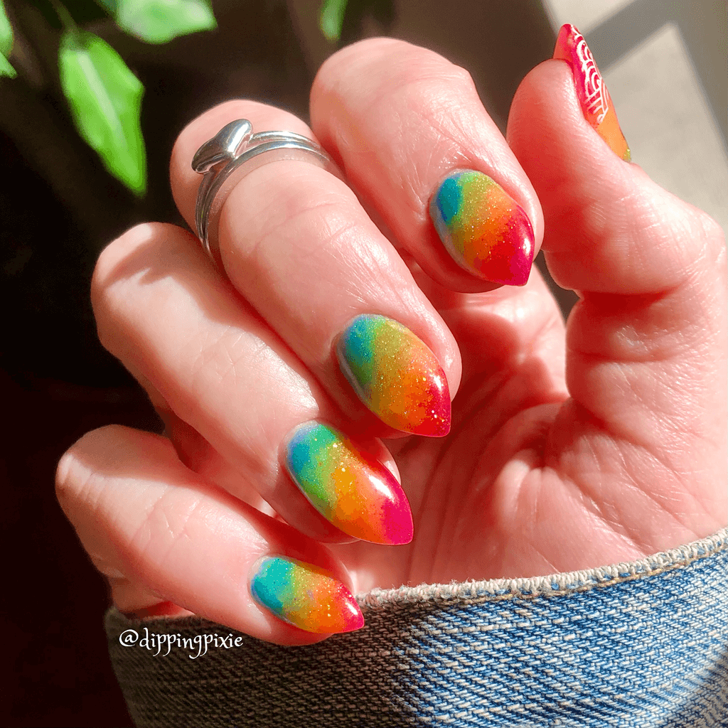 Rainbows on Mani: manicure designs